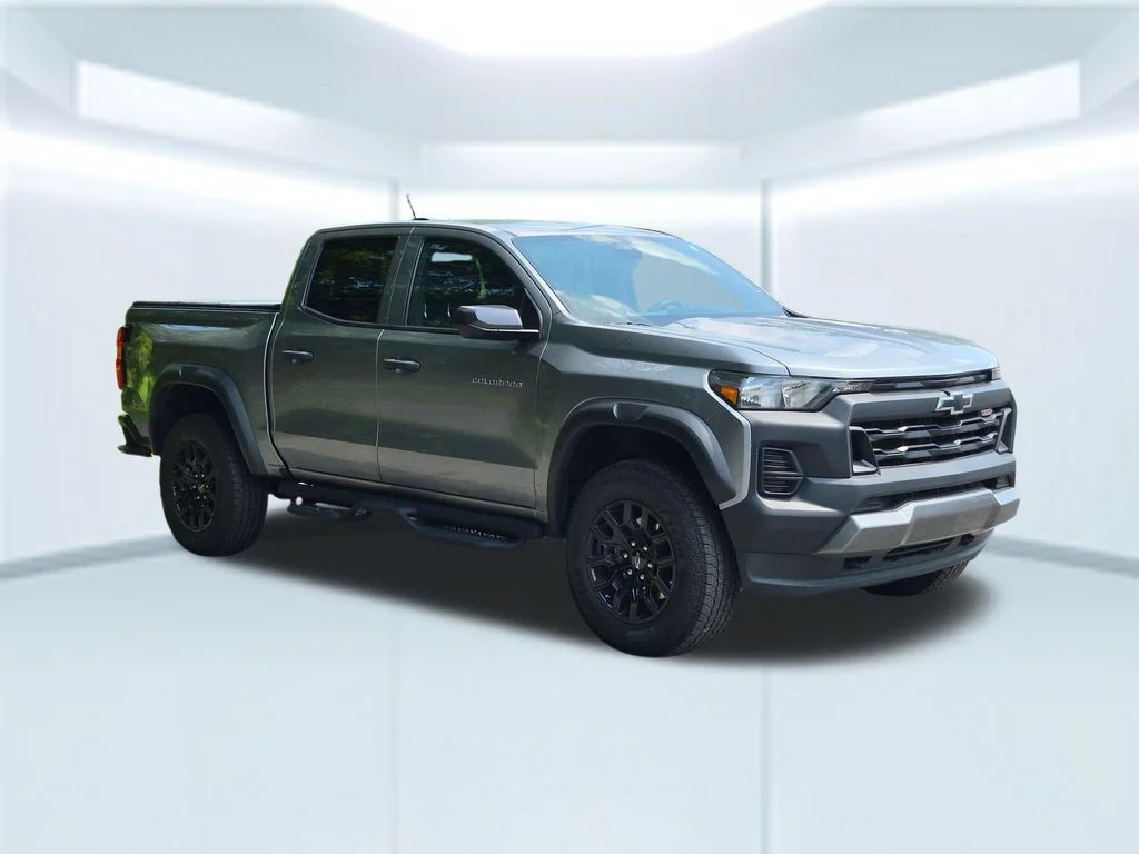 Used 2025 Gray Chevrolet Trail Boss image 8