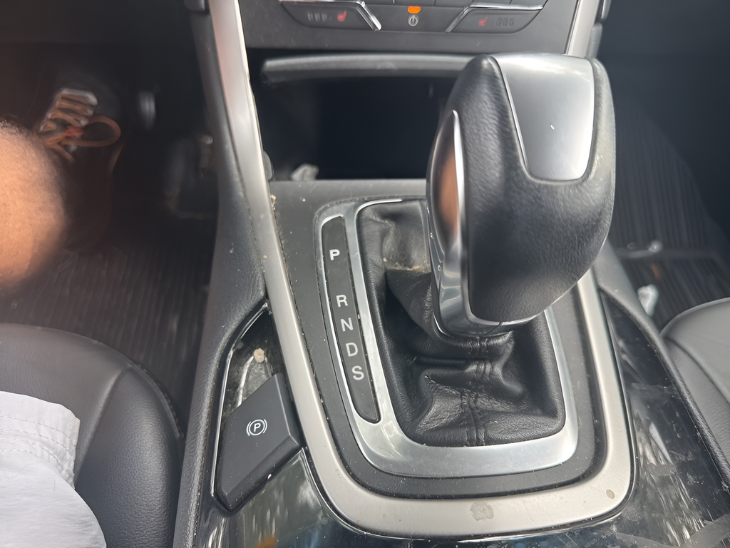 Used 2018 Silver Ford SEL image 30