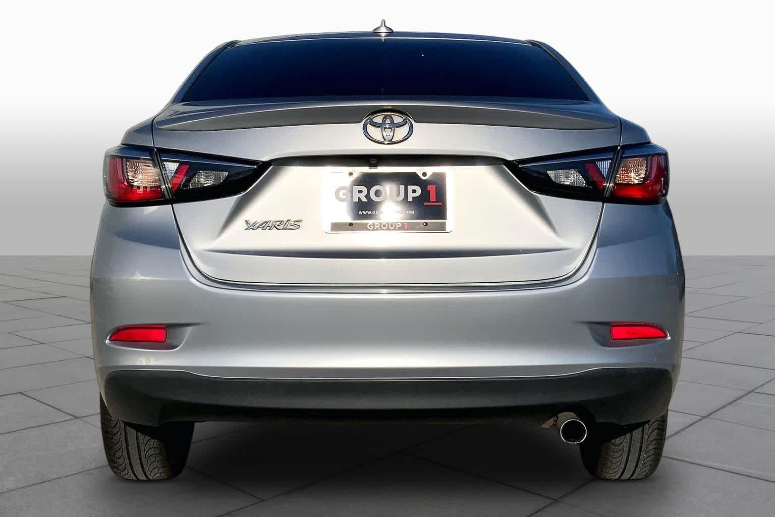 Used 2019 Chromium Toyota LE image 5