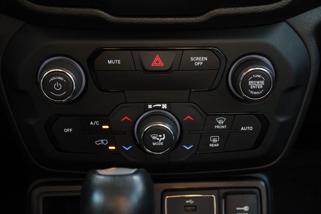 2018 Jeep Renegade Limited - Photo 25