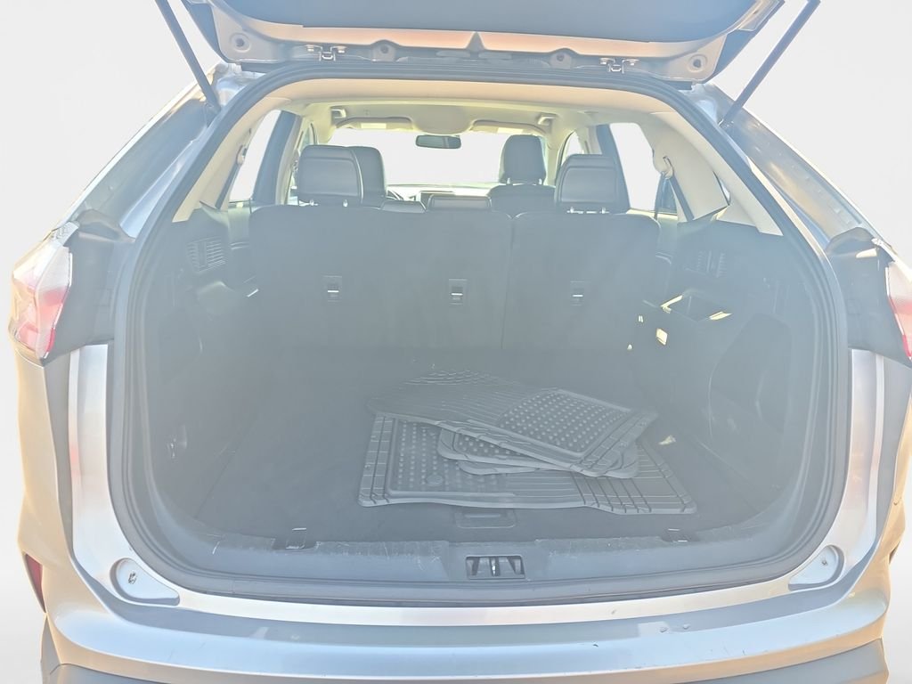 Used 2022 Silver Metallic Ford SEL image 22