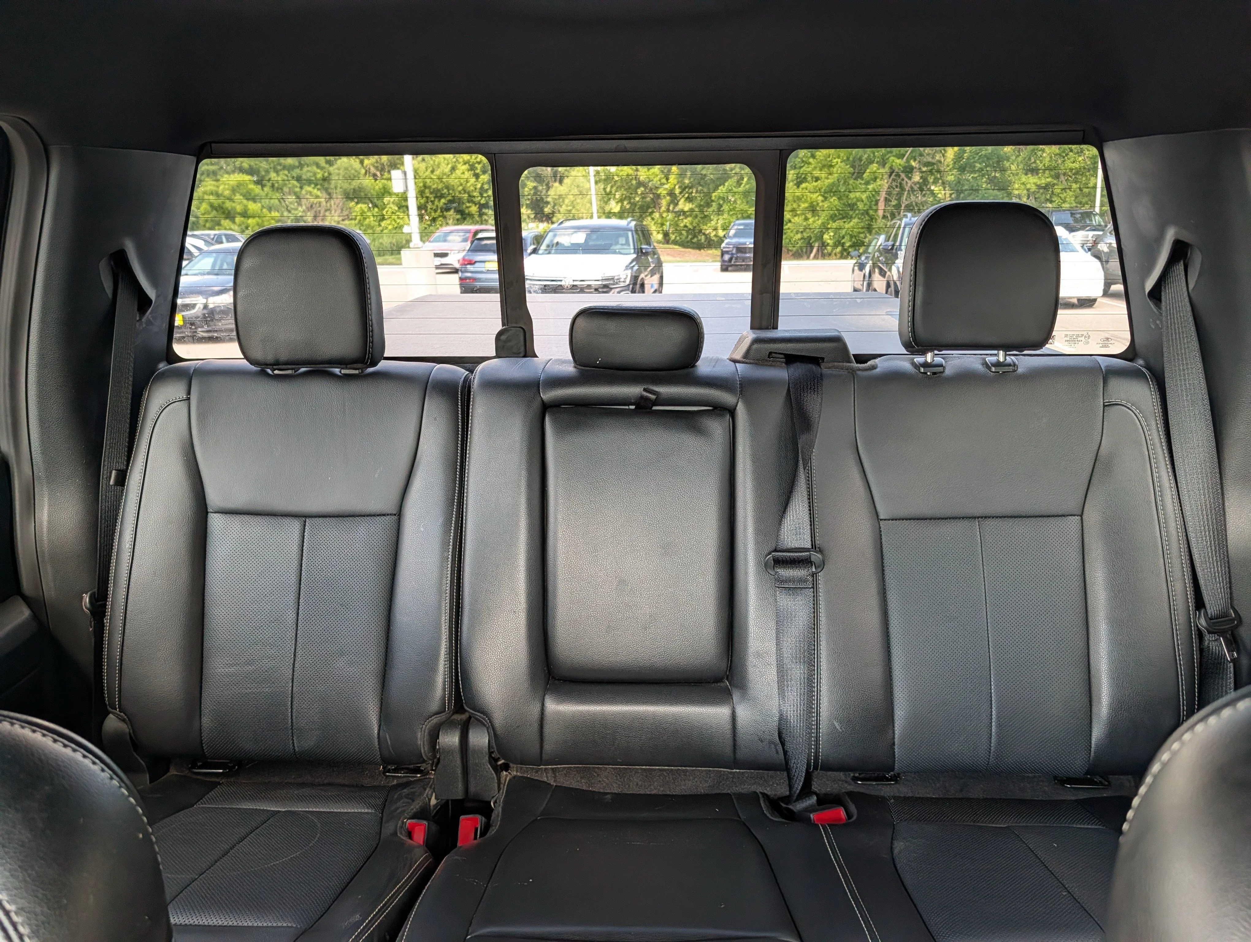 Used 2019 Agate Black Metallic Ford LARIAT image 13