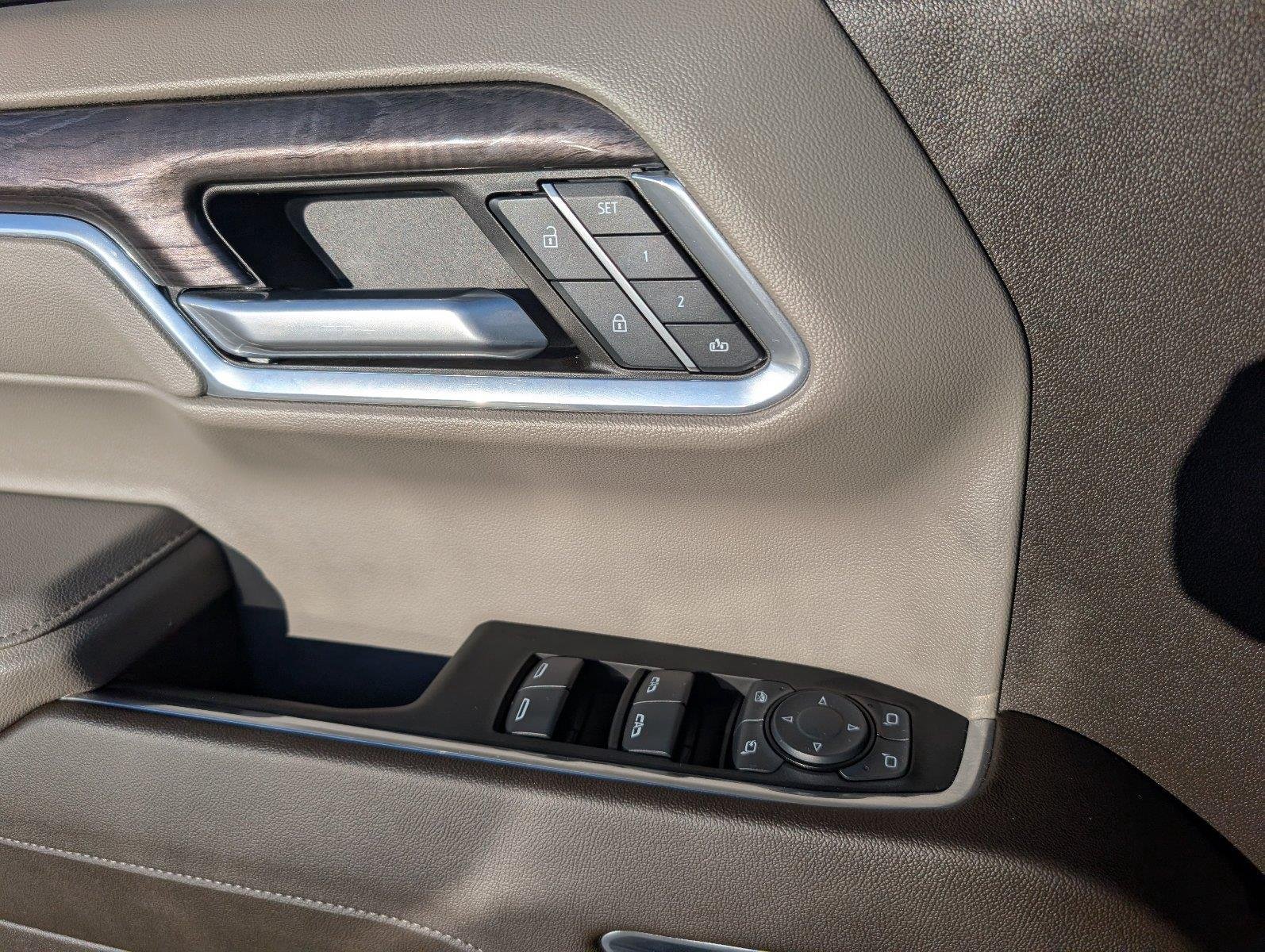 Used 2024 Iridescent Pearl Tricoat Chevrolet LTZ image 17