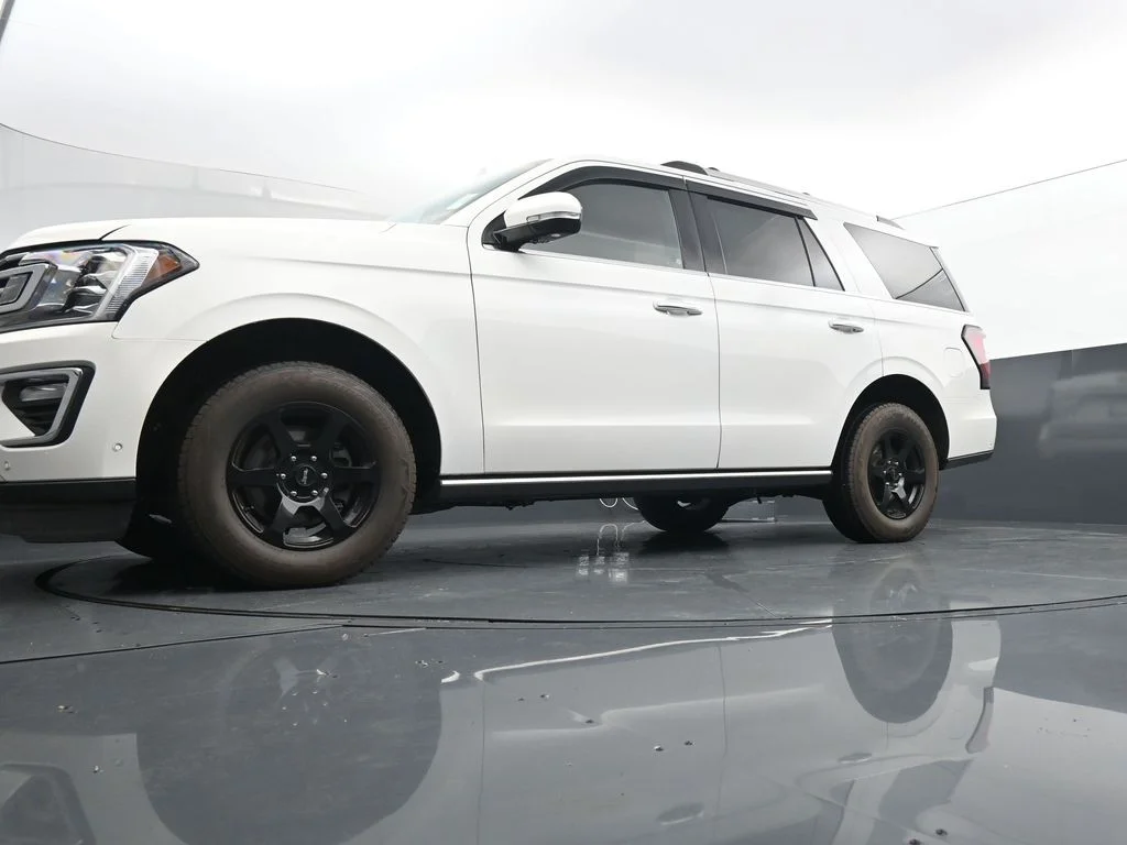 Used 2021 White Ford Limited image 32