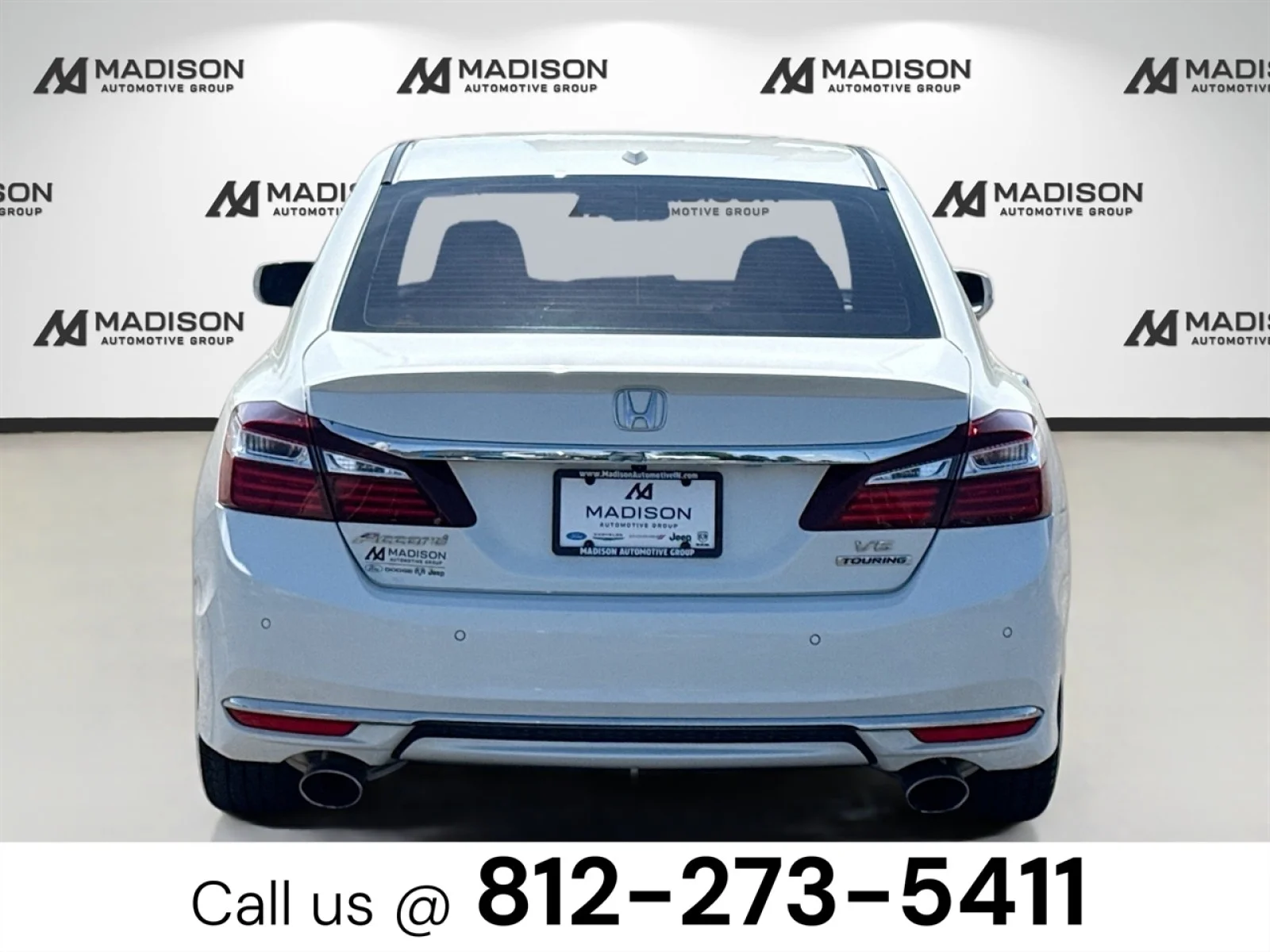 Used 2017 White Honda Touring image 6
