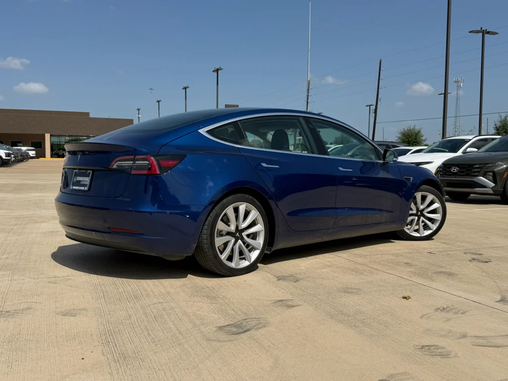 Used 2020  Tesla Standard Range image 6