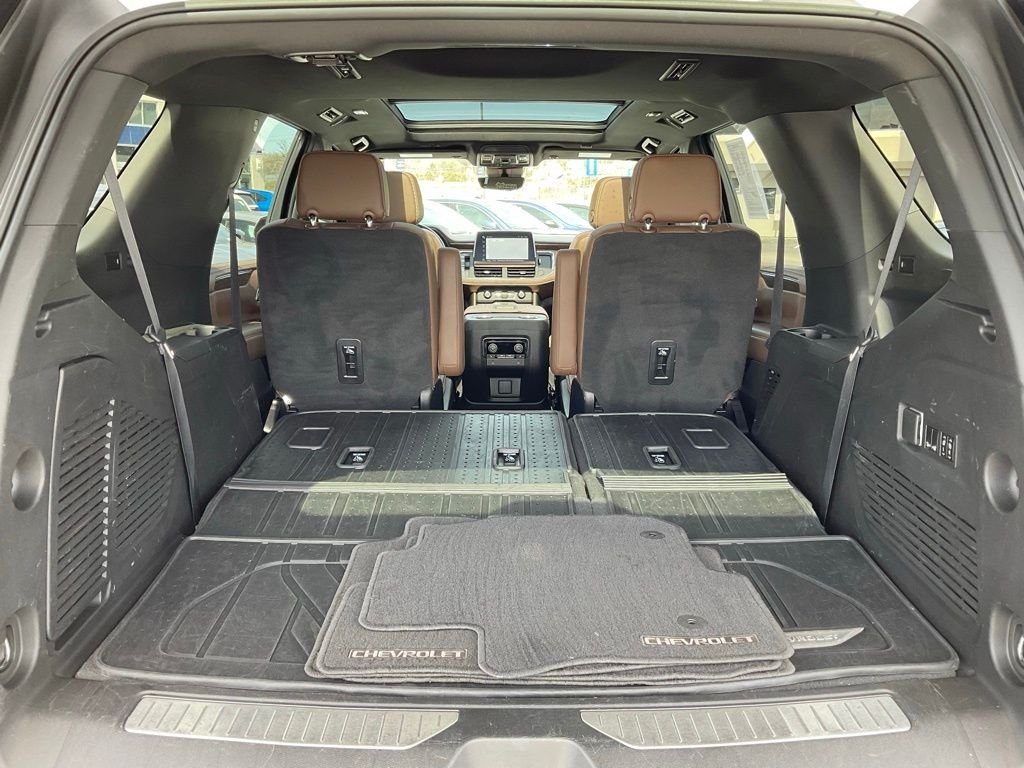 Used 2023 Beige Chevrolet High Country image 27