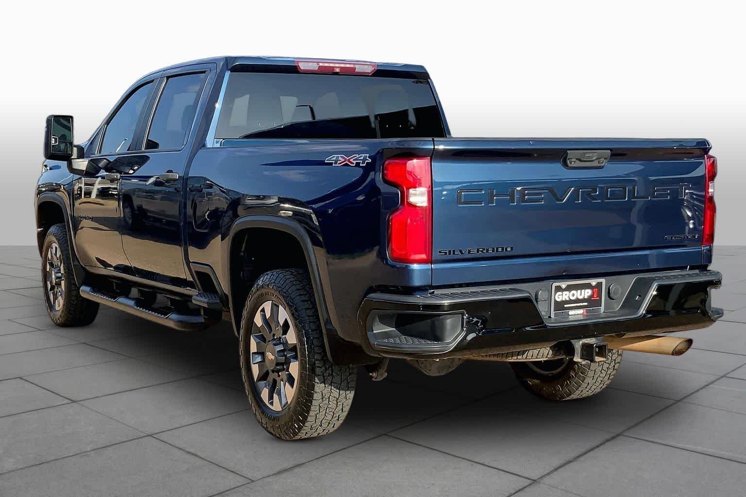 Used 2021 Northsky Blue Metallic Chevrolet Custom image 12
