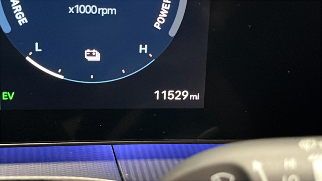 Used 2025 Atlantis Blue Hyundai Calligraphy image 11