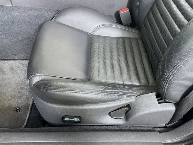 Used 2002 Blue Ford Base image 17