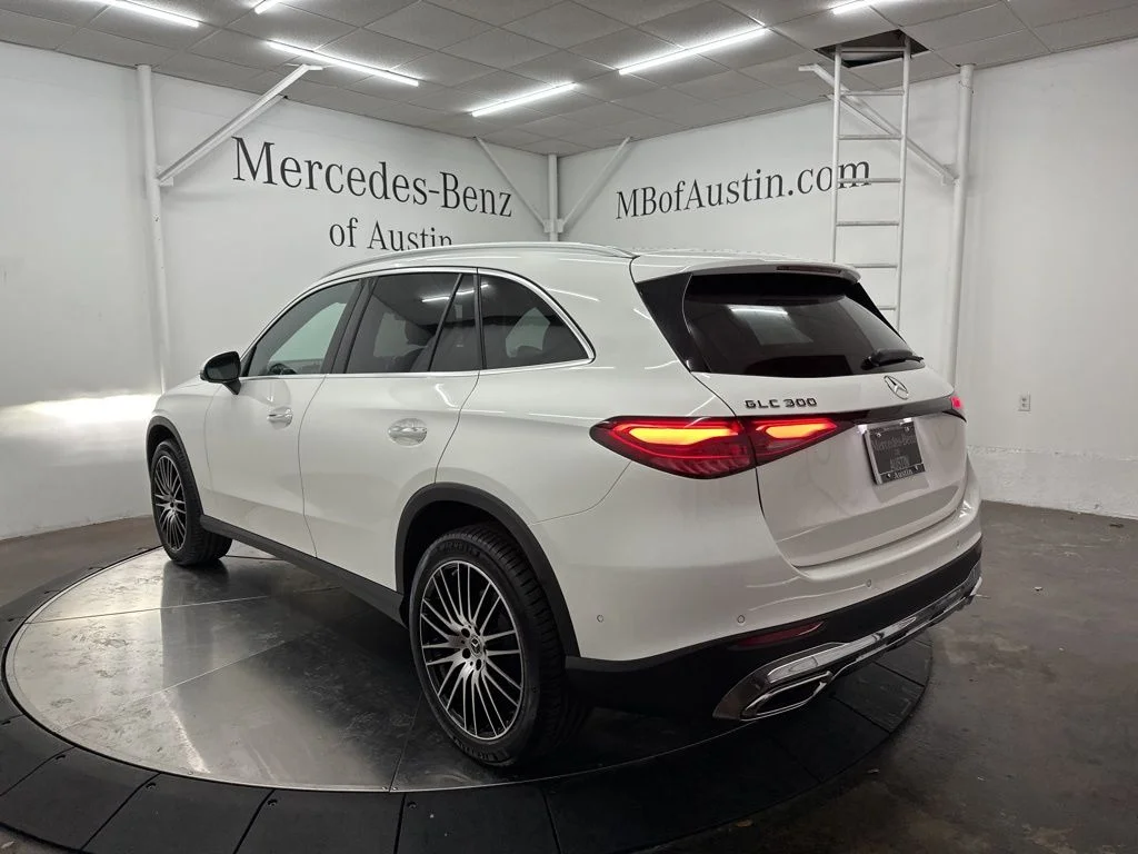 Used 2026 White Mercedes-Benz GLC 300 image 5