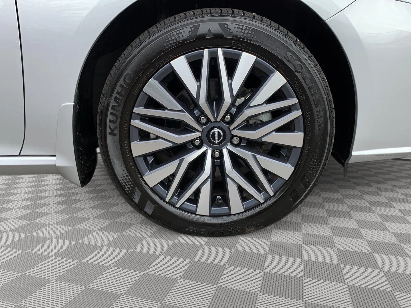 Certified Used 2024 Brilliant Silver Metallic Nissan 2.5 SV image 9
