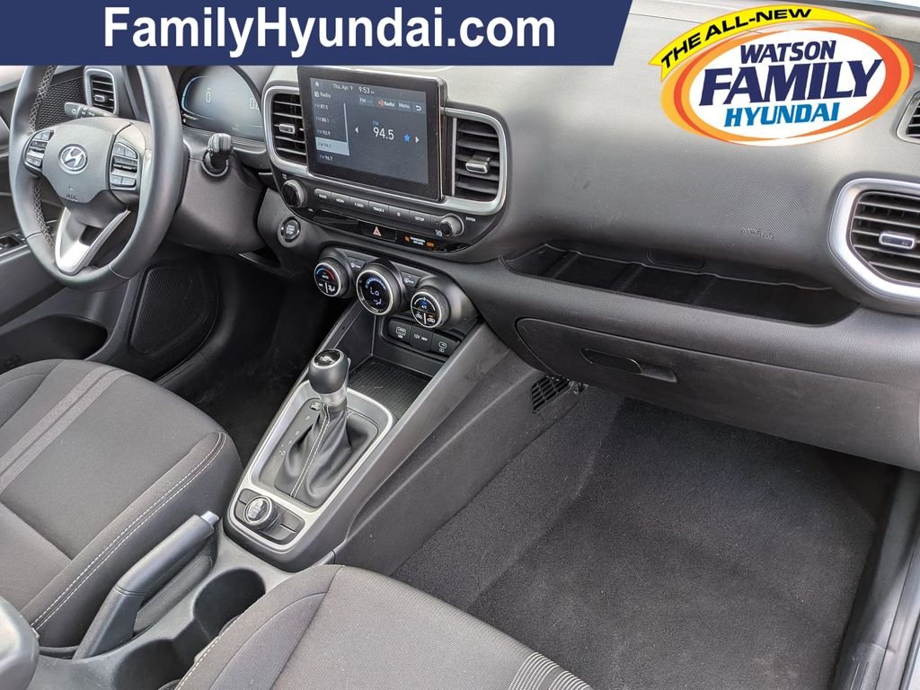 2025 Hyundai Venue SEL - Photo 27