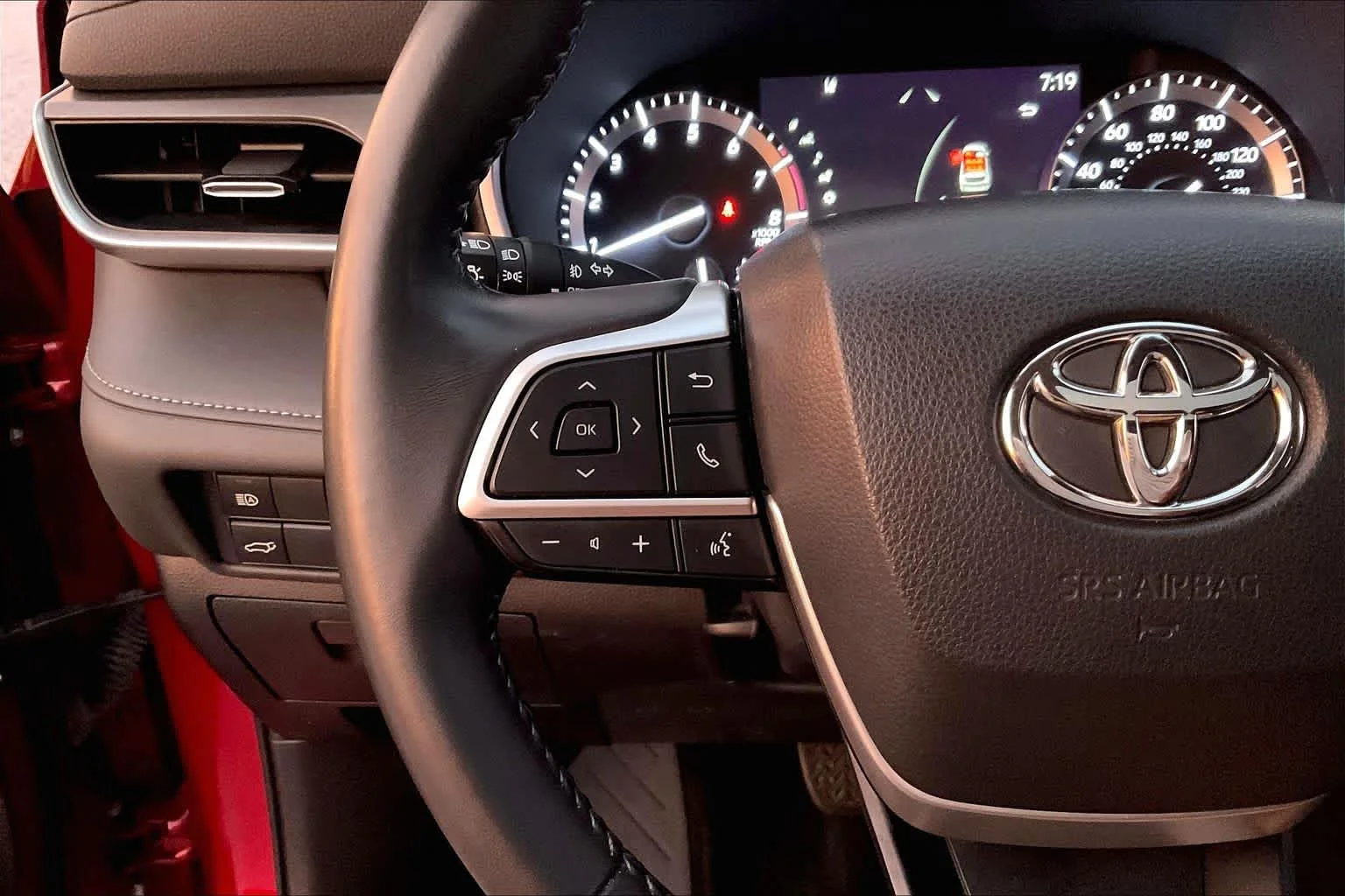Used 2022 Ruby Flare Pearl Toyota XLE image 24