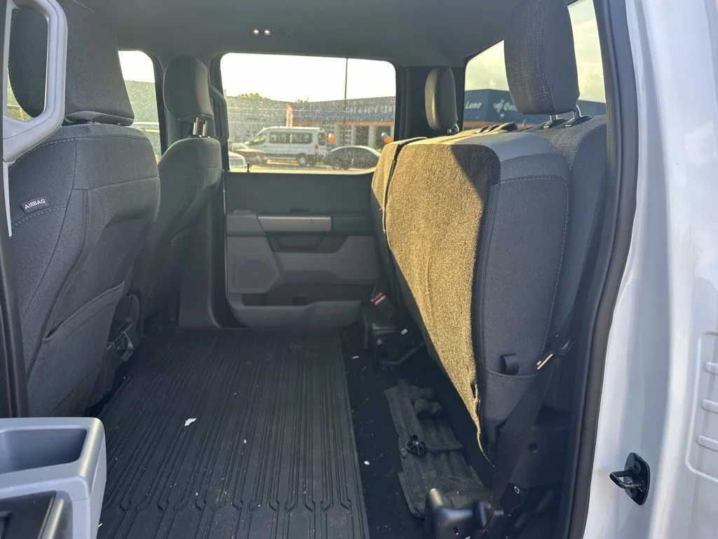 Used 2025 Oxford White Ford XLT image 15