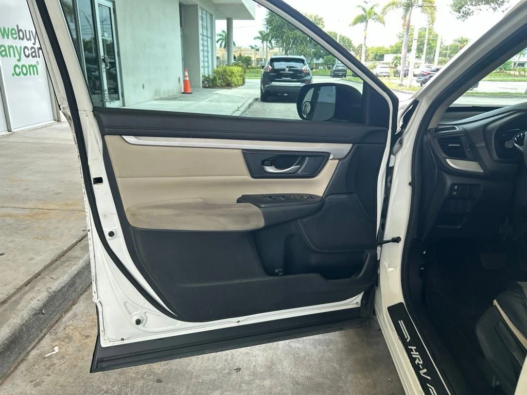 Used 2018 White Honda LX image 32