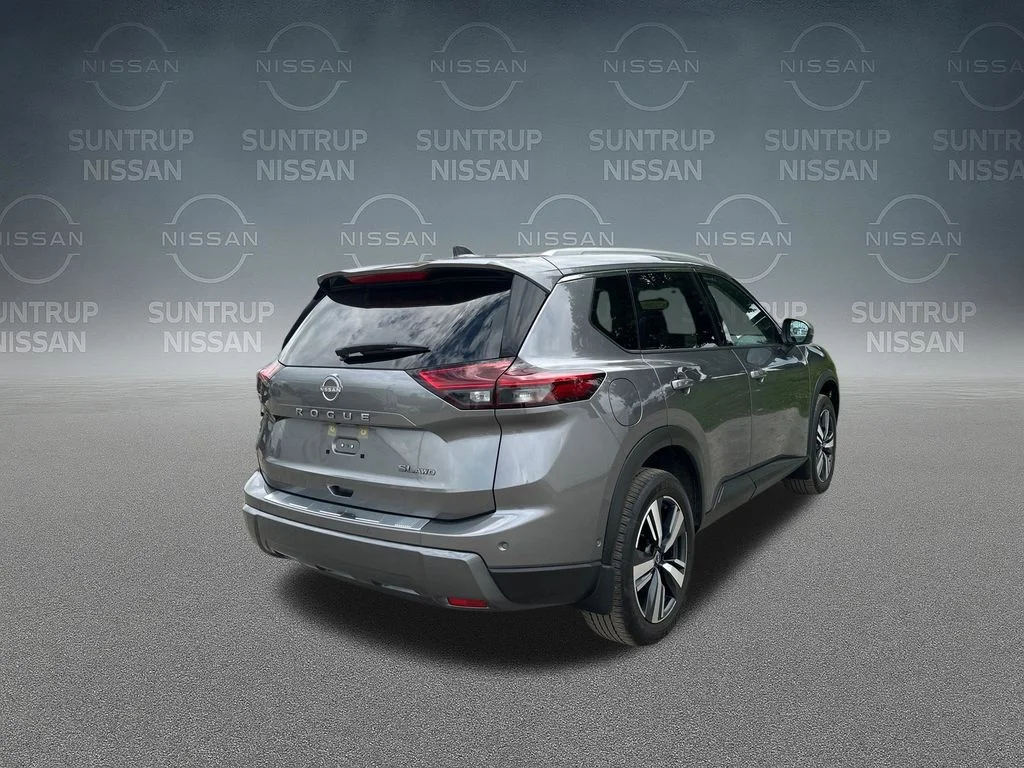 Used 2025 Gray Nissan SL image 41