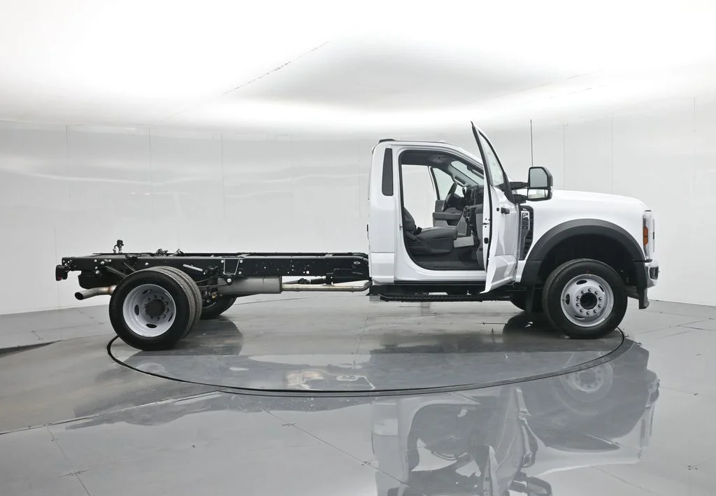 New 2026 Oxford White Ford XL image 28