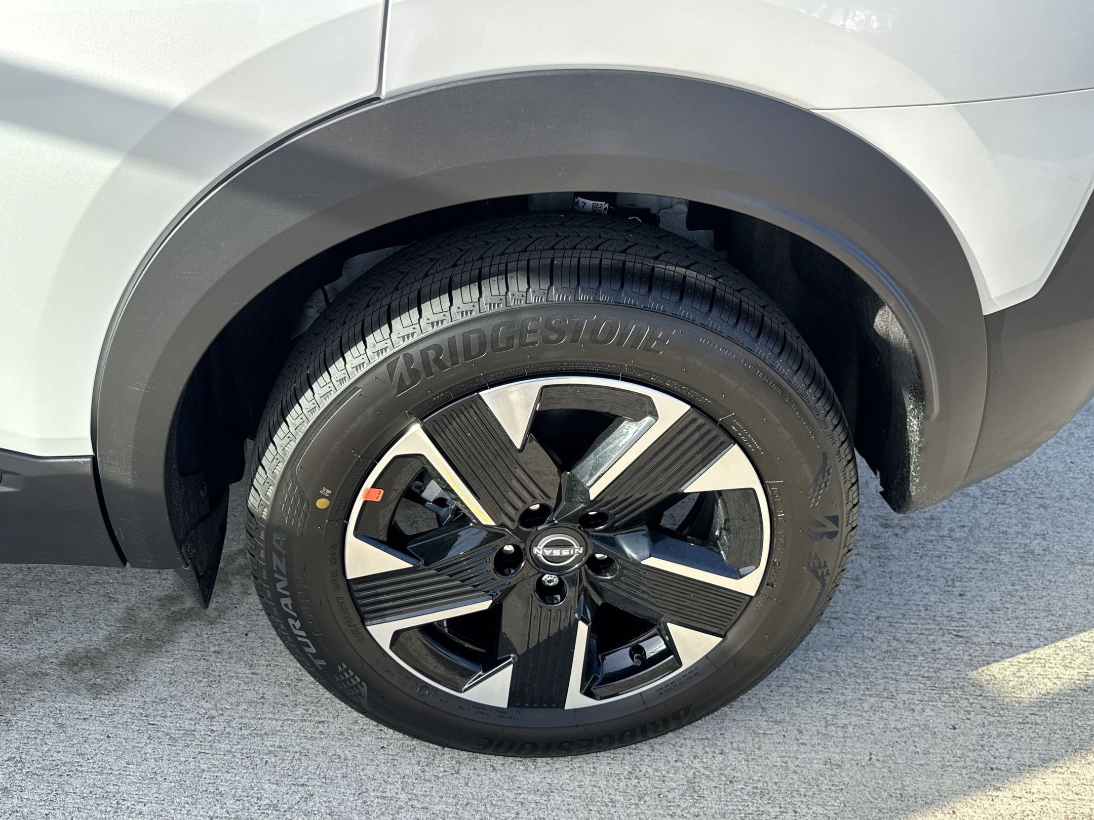 2025 Nissan Kicks SV AWD - Photo 5