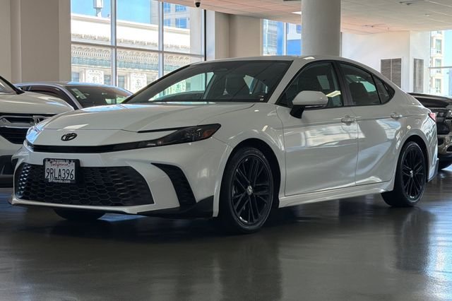 Used 2025 Ice Cap Toyota SE image 11