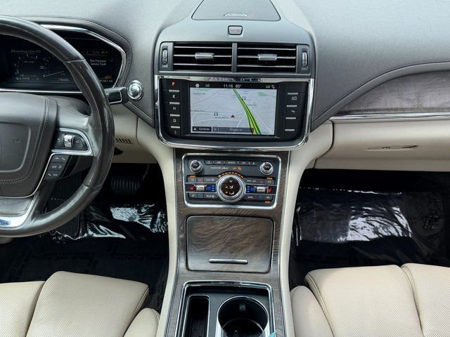 Used 2017 Black Lincoln Reserve image 31