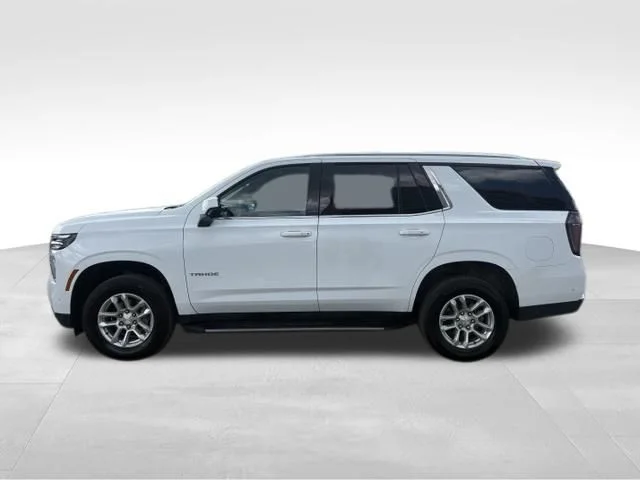 Used 2025 White Chevrolet LT image 12