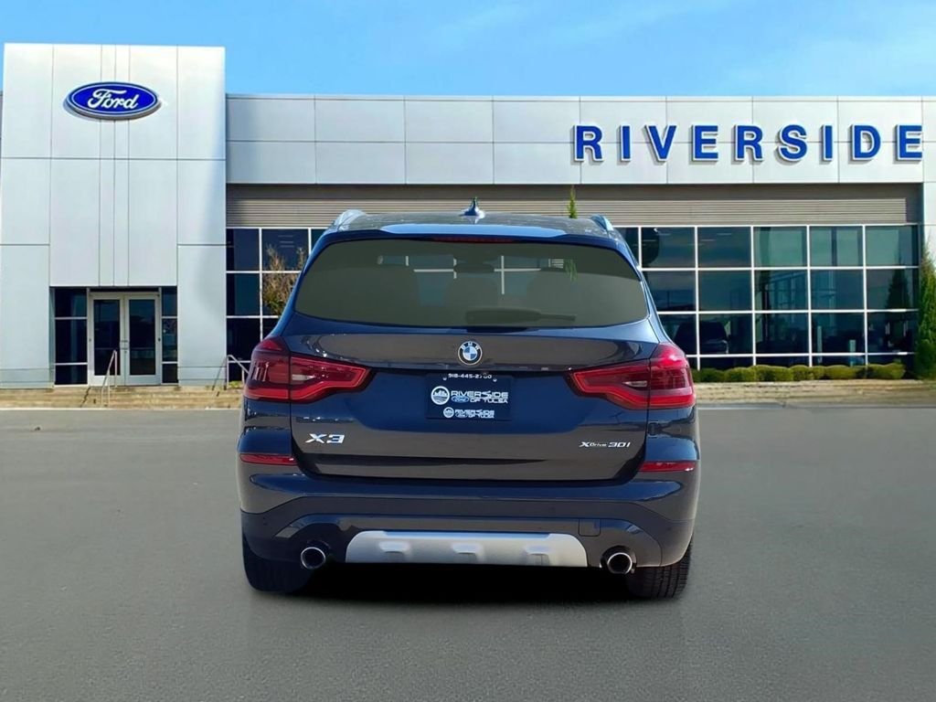 Used 2020 Dark Graphite BMW xDrive30i image 6
