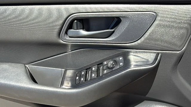 2025 Nissan Rogue S - Photo 22