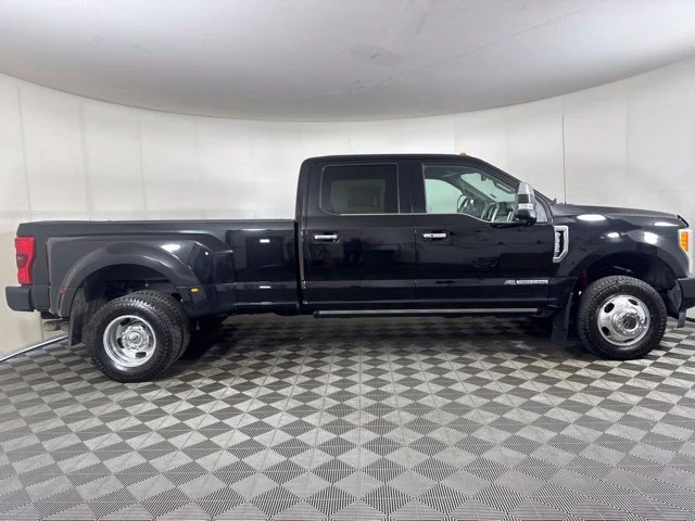 Used 2017 Black Ford Platinum image 2