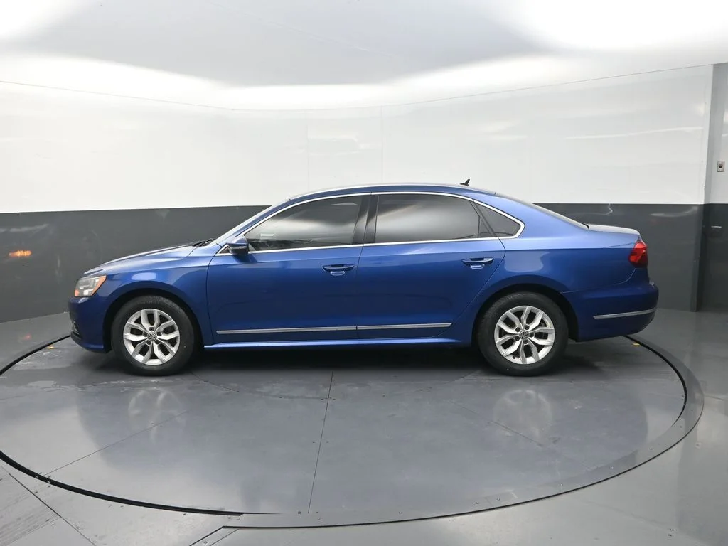Used 2017 Blue Volkswagen 1.8T S image 6