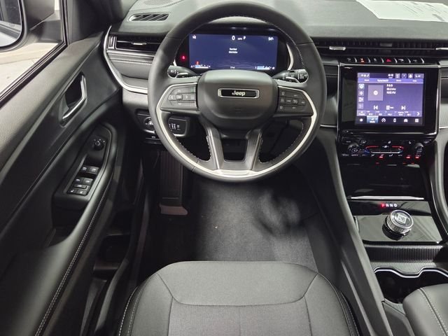 New 2026 Silver Zynith Exterior Paint Jeep Laredo X image 7