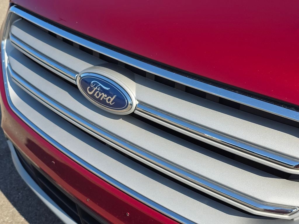 Used 2018 Red Ford SEL image 13