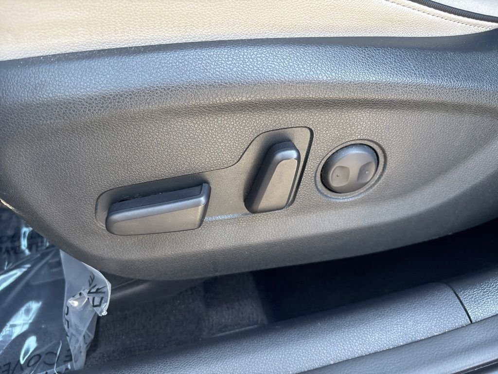 Used 2018 Blue Kia EX image 20