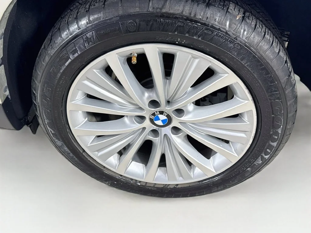 Used 2016 Mineral Silver Metallic BMW xDrive40e image 43