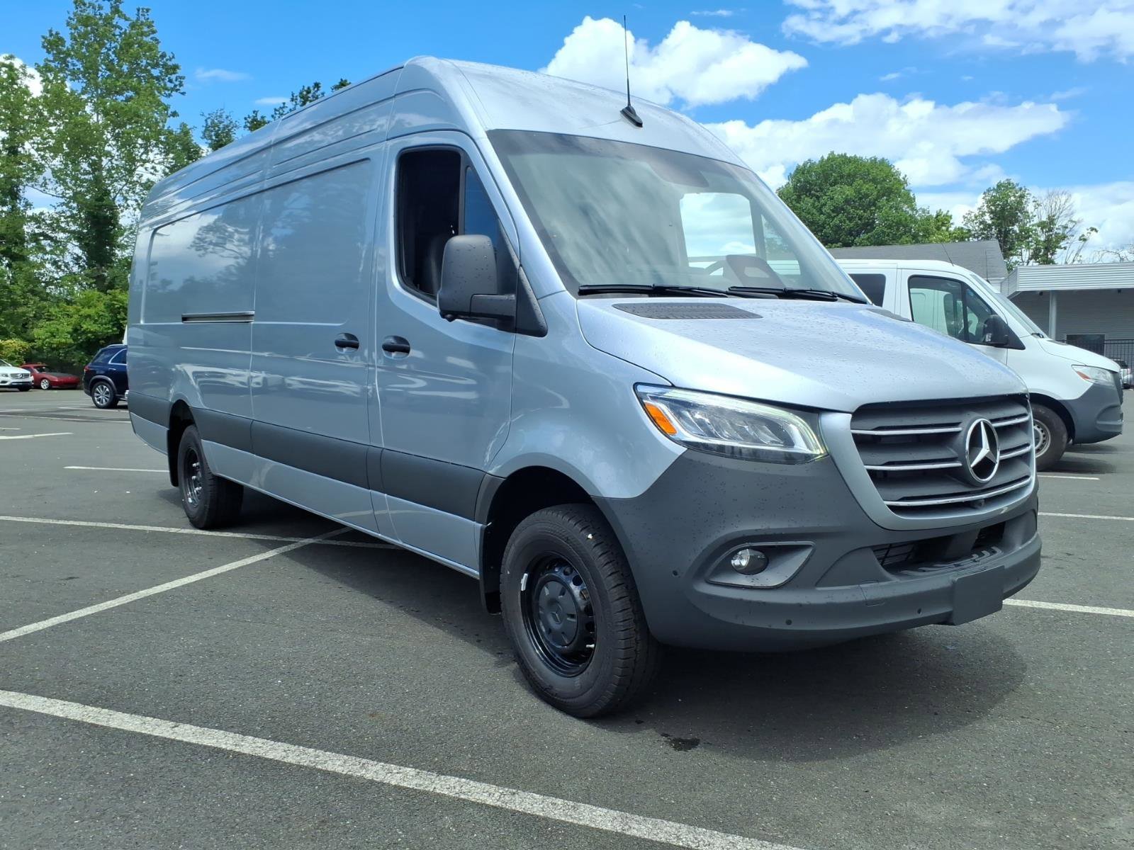 2026 Mercedes-Benz Sprinter 3500 170 Ext WB HO High Roof's photo