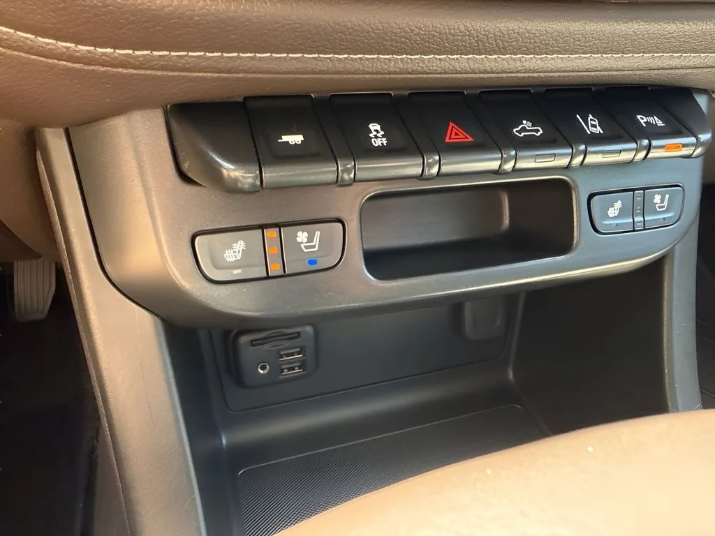 Used 2021 Black GMC Denali image 21