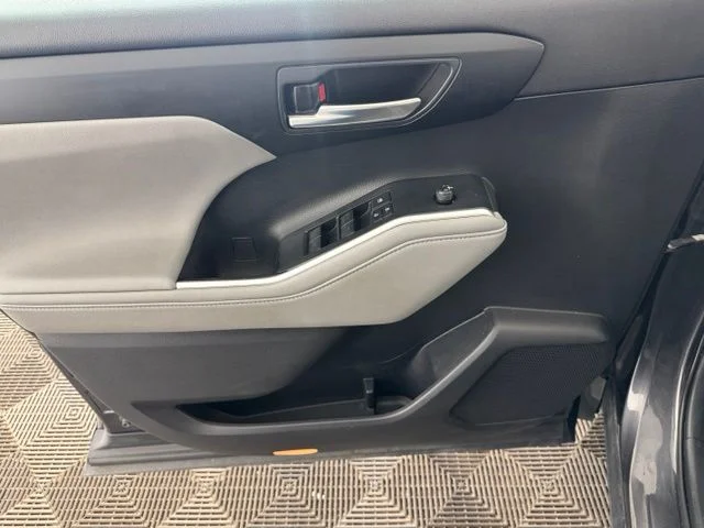 Used 2020 Gray Toyota XLE image 21