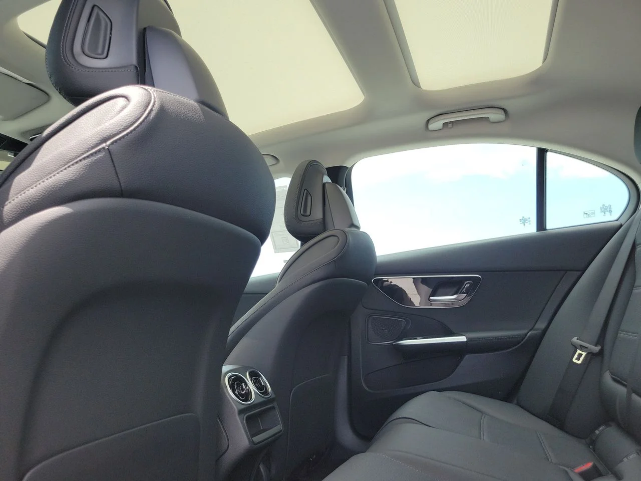 New 2026 Selenite Grey Metallic Mercedes-Benz C 300 image 10