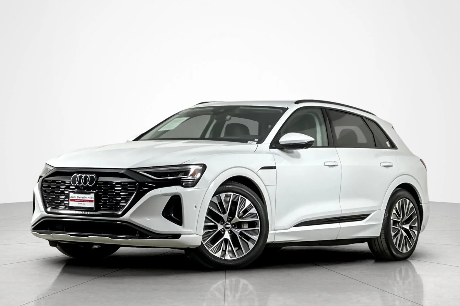 2024 Audi Q8 e-tron 55 114 kWh Prestige quattro's photo