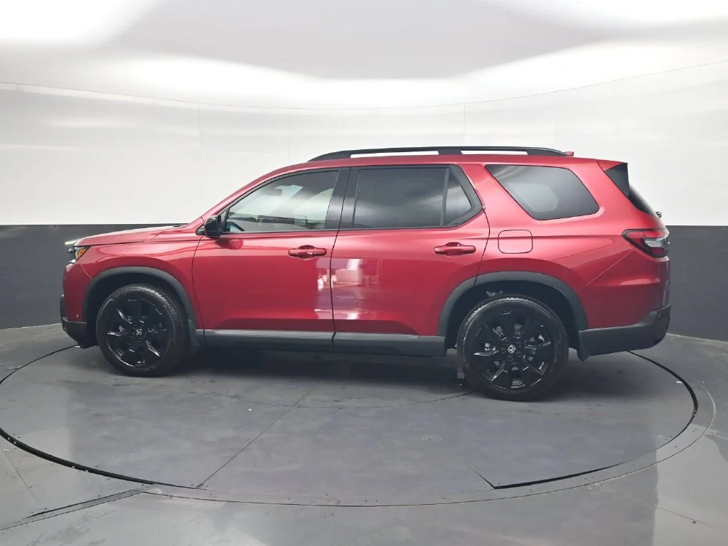 New 2026 Radiant Red Metallic II Honda Black Edition image 7