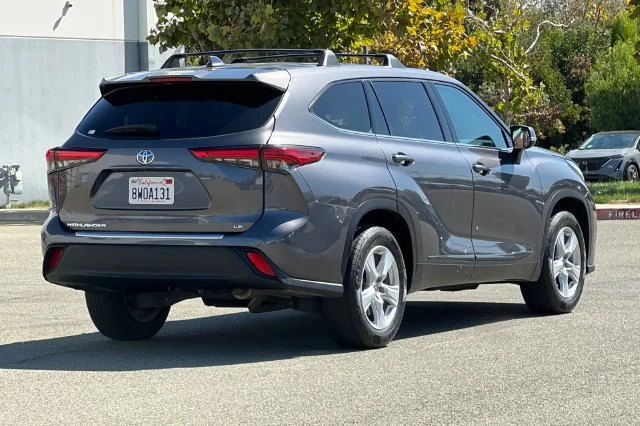 Used 2021 Gray Toyota LE image 4