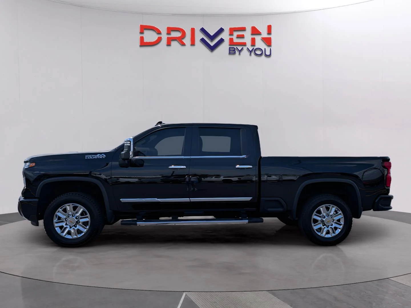 Used 2024 Black Chevrolet High Country image 2
