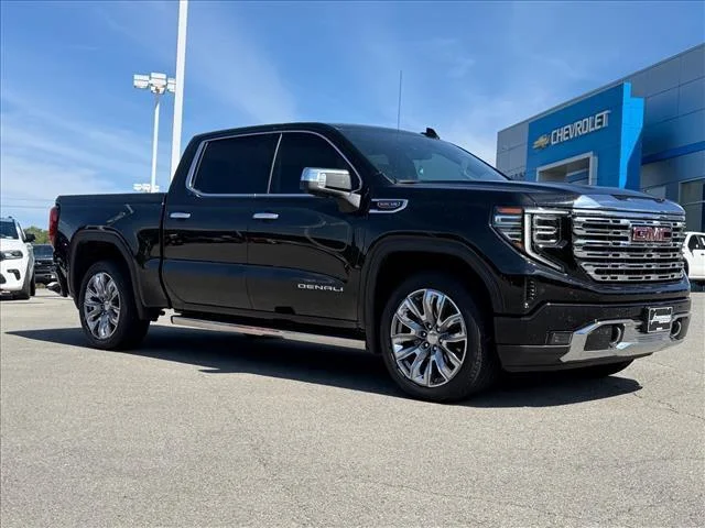 Used 2025 Onyx Black GMC Denali image 9