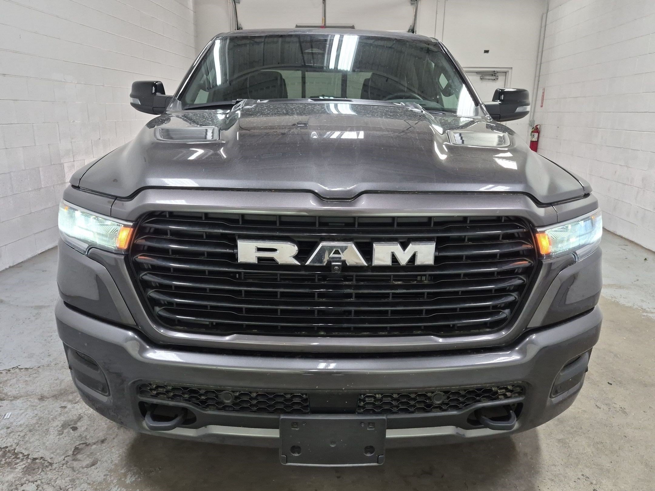 New 2026 Granite Crystal Metallic Clear-Coat Exterior Paint RAM Laramie image 10