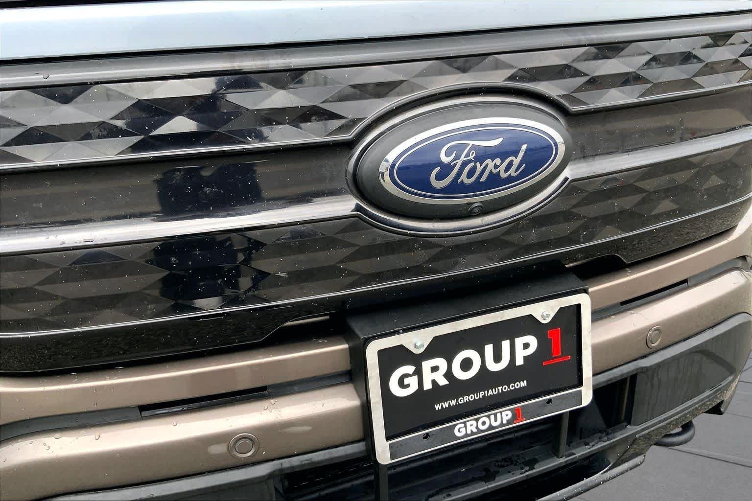 Used 2023 Stone Gray Ford Platinum image 28