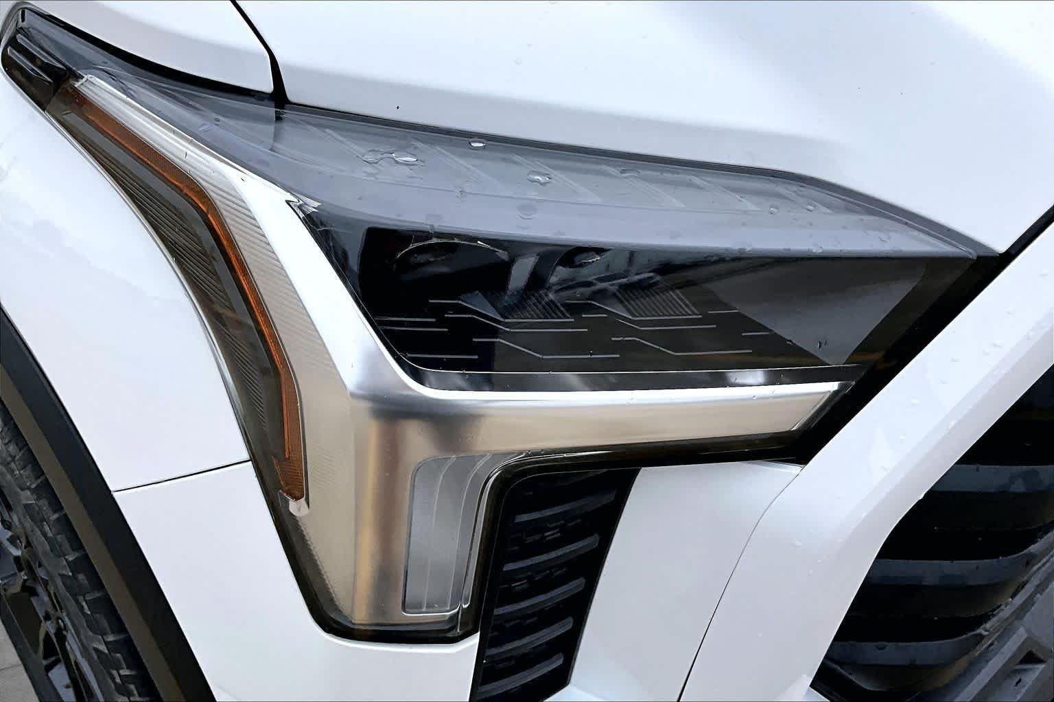 Used 2023 Ice Cap Toyota SR5 image 27