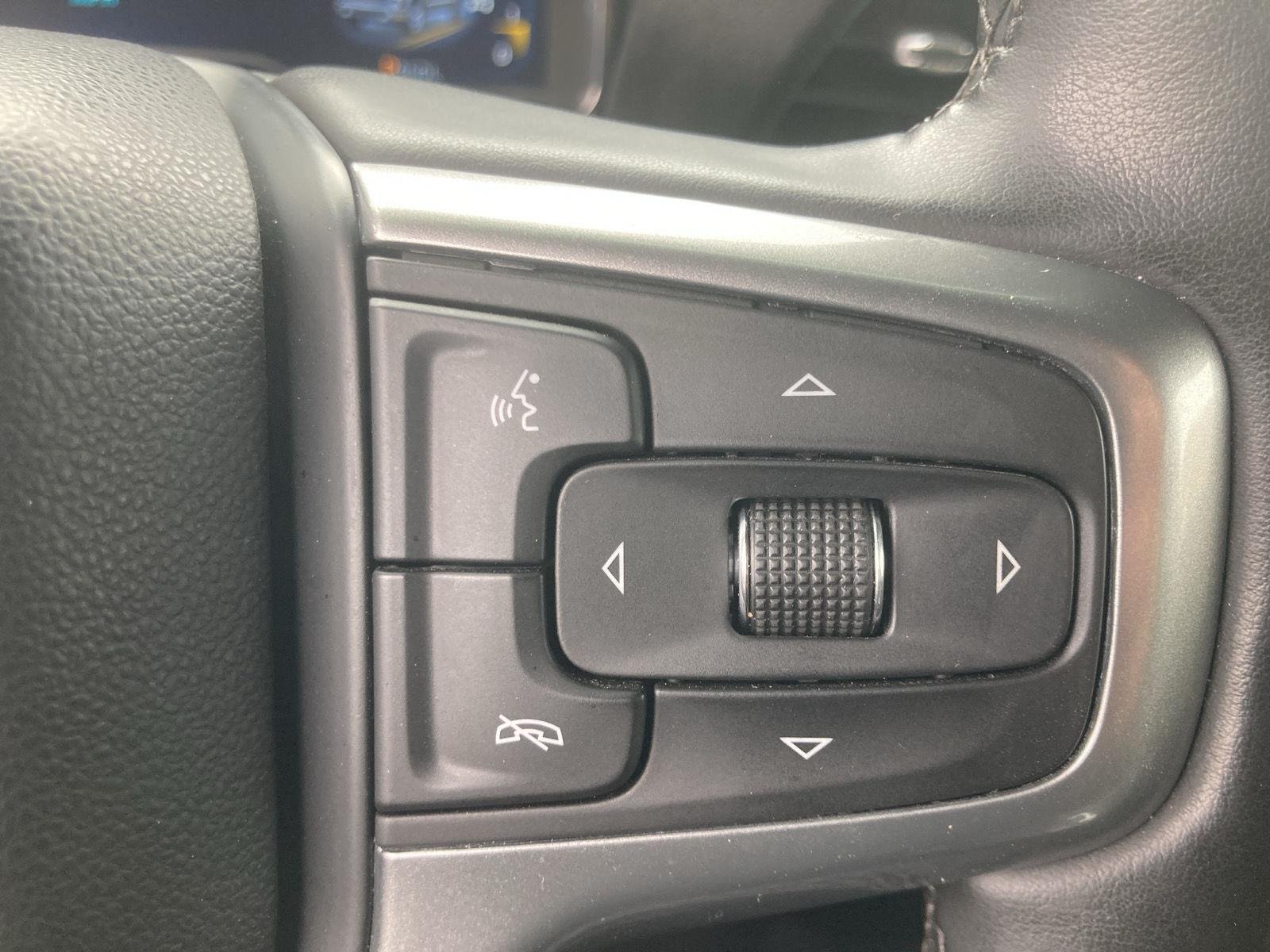 Used 2024 Lakeshore Blue Metallic Chevrolet LT (2FL) image 18