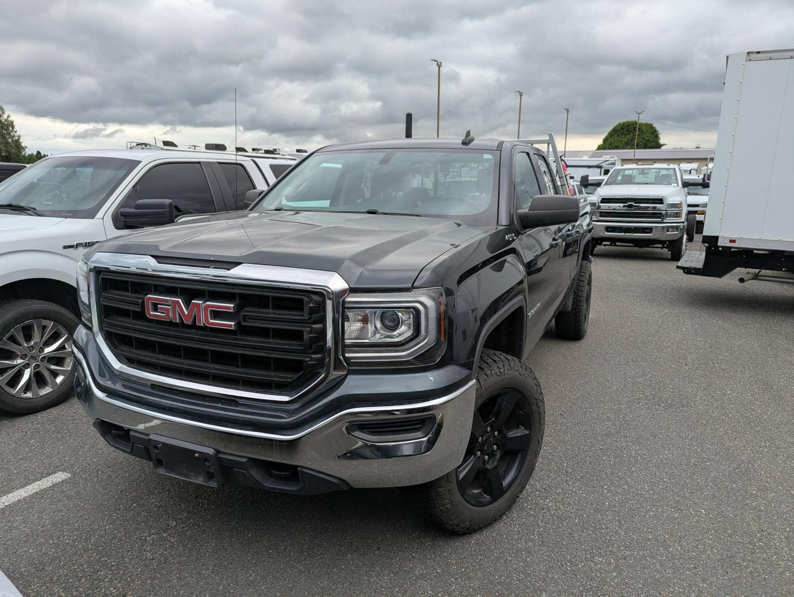 2017 GMC Sierra Base 4x4 Double Cab Standard Box's photo