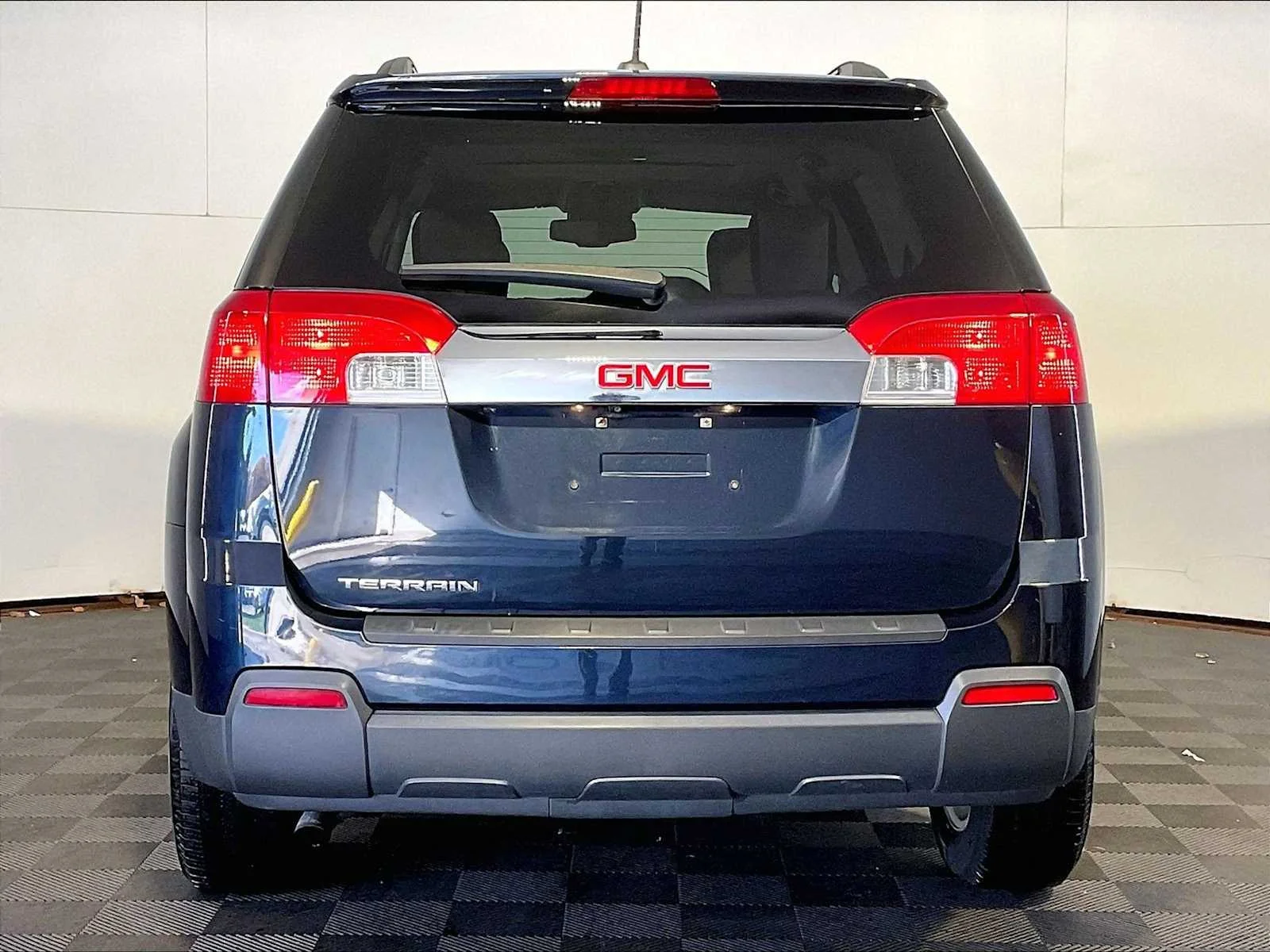 Used 2015 Dark Sapphire Blue Metallic GMC SLT image 6