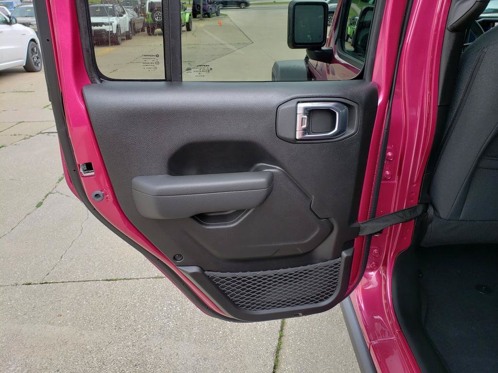 New 2026 Tuscadero Pearl-Coat Exterior Paint Jeep Willys image 15